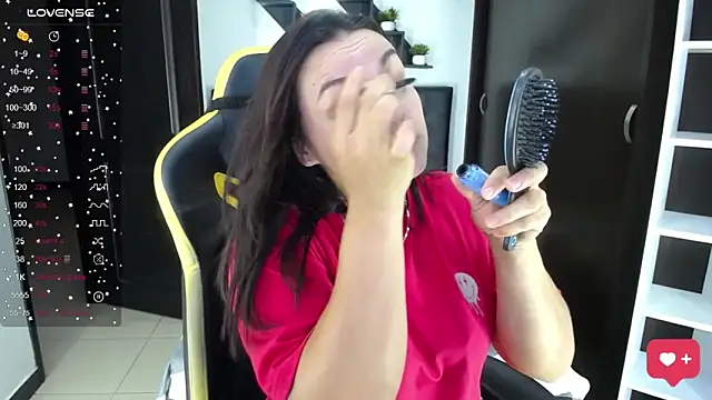 Snapshot of kendalladam chatting on October 23, 2025, 8:18 pm kendalladam online show from October 23, 2025, 8:18 pm