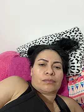 Snapshot of Janna099 chatting on January 23, 2025, 9:39 pm Janna099 online show from January 23, 2025, 9:39 pm