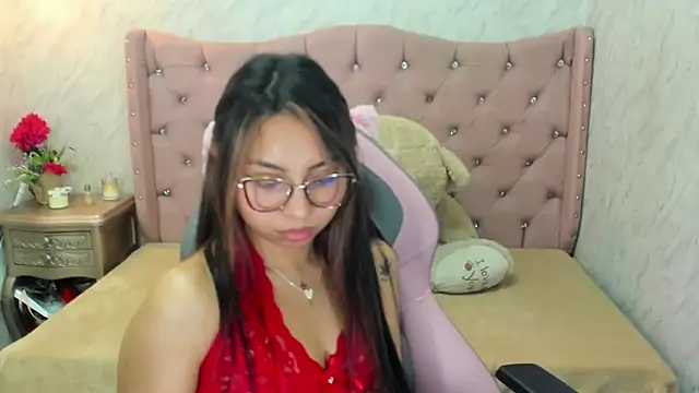 XSmaggiiee online show from January 15, 2025, 5:50 am