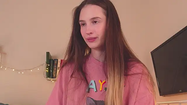 Snapshot of NeonShine chatting on February 11, 2025, 3:40 am NeonShine online show from February 11, 2025, 3:40 am