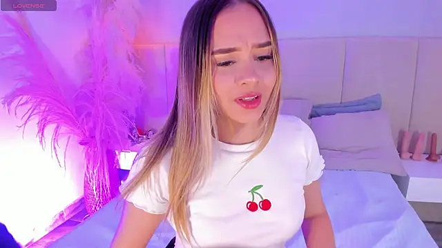 sofia pamela online show from March 11, 2025, 7:14 pm