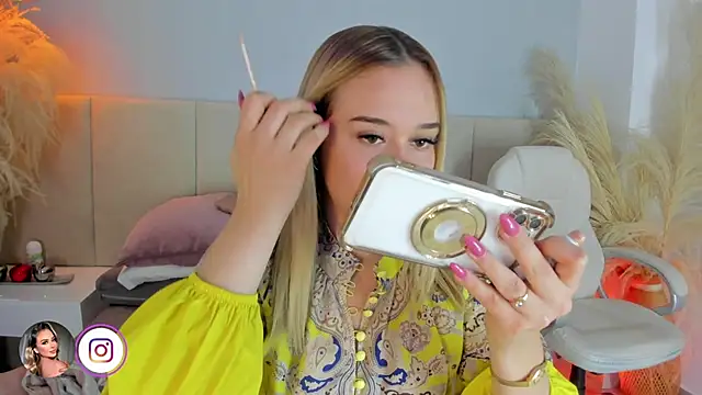 sofia pamela online show from February 4, 2026, 7:09 pm