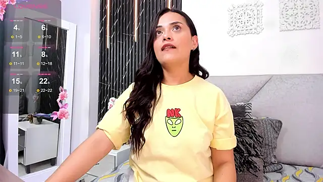 Snapshot of katrina_kaif_x chatting on March 1, 2025, 7:15 pm katrina kaif x online show from March 1, 2025, 7:15 pm