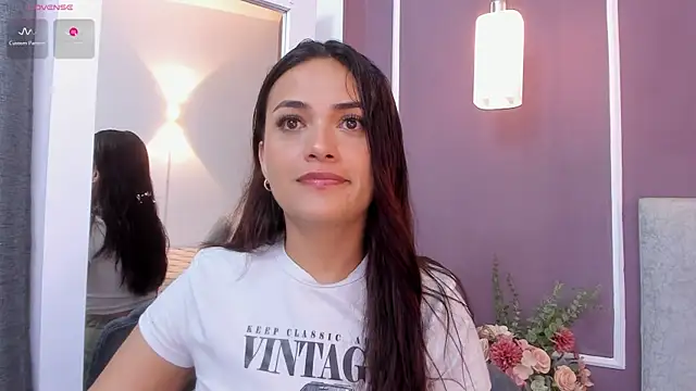 Snapshot of katrina_kaif_x chatting on July 27, 2026, 7:21 pm katrina kaif x online show from July 27, 2026, 7:21 pm