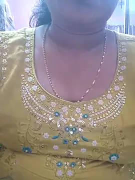 Snapshot of Ritasingh-0461 chatting on September 17, 2025, 6:37 am Ritasingh-0461 online show from September 17, 2025, 6:37 am