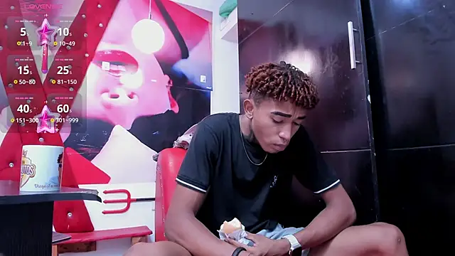 sexy blacks  online show from January 25, 2025, 11:34 am