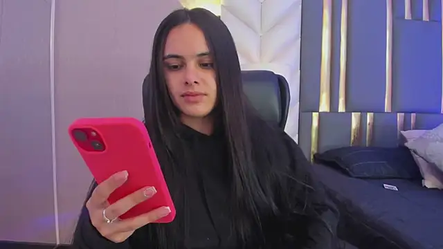 Snapshot of ChloeHarper_ chatting on May 15, 2026, 11:50 am ChloeHarper online show from May 15, 2026, 11:50 am