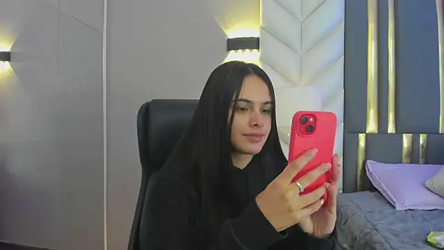 Snapshot of ChloeHarper_ chatting on May 20, 2026, 11:49 am ChloeHarper online show from May 20, 2026, 11:49 am