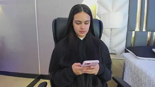 Snapshot of ChloeHarper_ chatting on June 4, 2026, 11:49 am ChloeHarper online show from June 4, 2026, 11:49 am