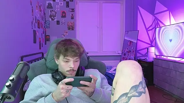 DENIS HERE online show from February 11, 2025, 2:46 am