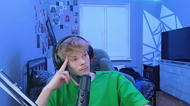 DENIS HERE online show from March 22, 2025, 8:37 pm