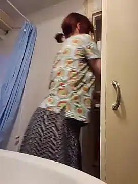 Exhibitionsplit online show from January 26, 2025, 5:02 pm