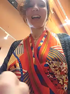 Exhibitionsplit online show from February 3, 2025, 9:52 am