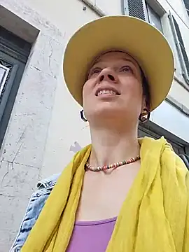 Exhibitionsplit online show from March 6, 2025, 1:14 pm