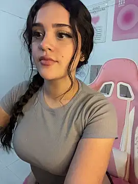 violet-333 online show from May 2, 2026, 3:33 am