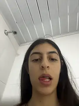 Snapshot of cristel_17 chatting on March 21, 2026, 4:32 pm cristel 17 online show from March 21, 2026, 4:32 pm