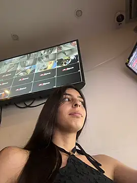 Snapshot of cristel_17 chatting on March 22, 2026, 10:57 pm cristel 17 online show from March 22, 2026, 10:57 pm