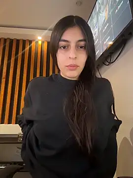 Snapshot of cristel_17 chatting on April 1, 2026, 6:25 am cristel 17 online show from April 1, 2026, 6:25 am