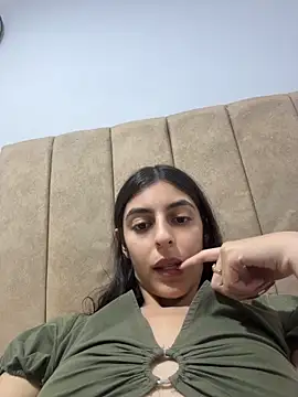 Snapshot of cristel_17 chatting on April 9, 2026, 3:39 am cristel 17 online show from April 9, 2026, 3:39 am