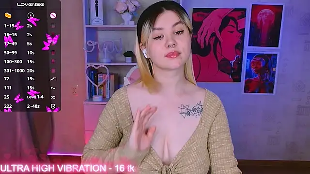 cutie mili online show from February 4, 2025, 2:53 pm