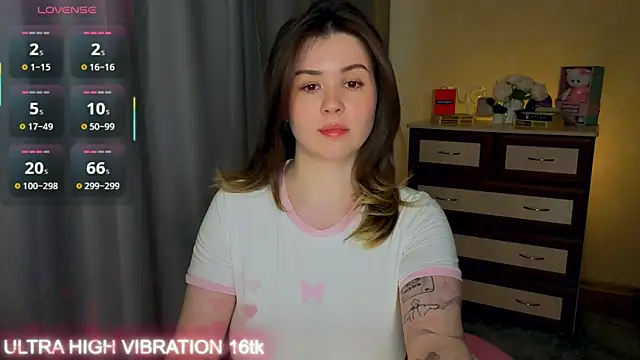 Snapshot of cutie_mili chatting on May 22, 2026, 10:32 am cutie mili online show from May 22, 2026, 10:32 am