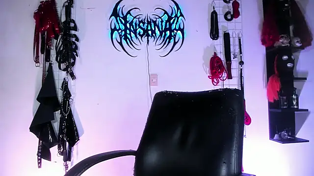 irregular fetish  online show from April 27, 2026, 11:14 pm