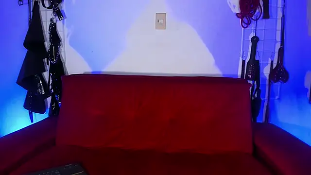 irregular fetish  online show from May 1, 2026, 10:58 pm