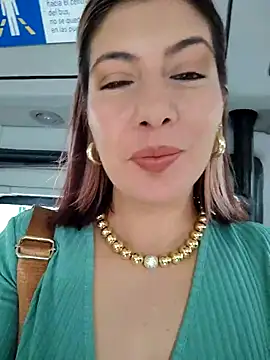 scarlett moore online show from October 4, 2025, 1:31 pm