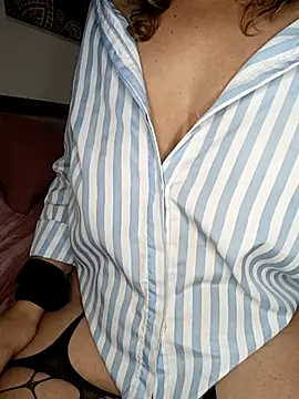 Snapshot of docelima chatting on December 19, 2025, 10:55 am docelima online show from December 19, 2025, 10:55 am