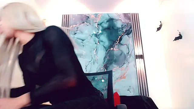 hilary rodriguez online show from September 25, 2025, 7:06 pm