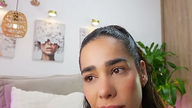 katie cruz online show from June 24, 2026, 11:09 am