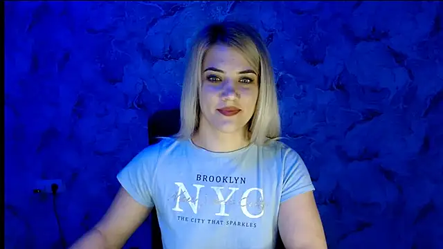 Snapshot of nika_gold1 chatting on November 6, 2025, 9:05 pm nika gold1 online show from November 6, 2025, 9:05 pm