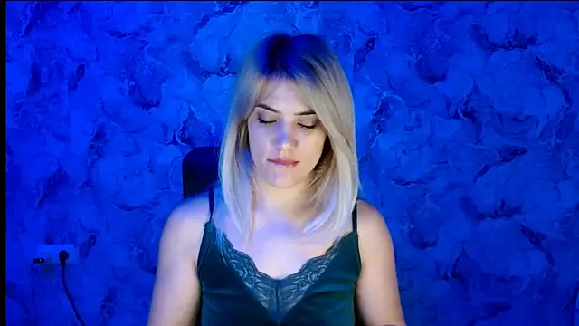 Snapshot of nika_gold1 chatting on November 13, 2025, 5:23 pm nika gold1 online show from November 13, 2025, 5:23 pm