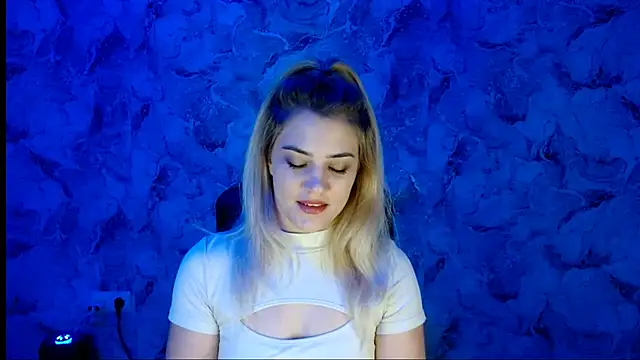 Snapshot of nika_gold1 chatting on December 15, 2025, 1:15 pm nika gold1 online show from December 15, 2025, 1:15 pm