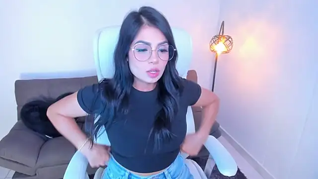 dominique21  online show from December 14, 2024, 10:50 pm