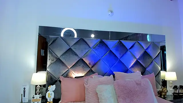 sofhiaa adaams online show from February 25, 2025, 6:20 pm