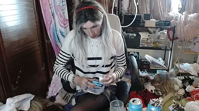 Ombeline1 online show from October 21, 2025, 2:07 pm