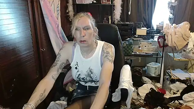 Ombeline1 online show from October 30, 2025, 7:10 am