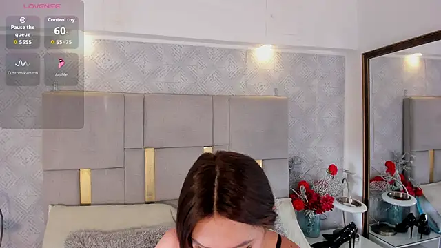 Camilaa Sanchez  online show from May 22, 2026, 12:44 pm