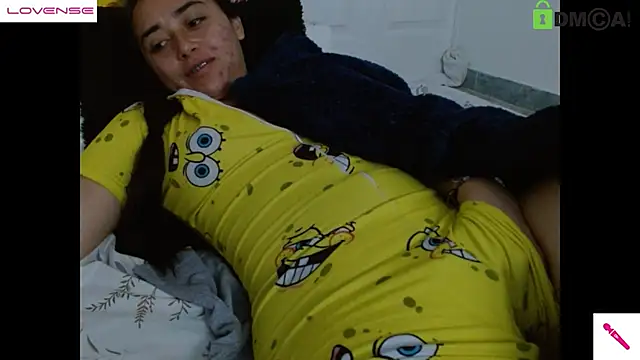 Snapshot of Hot_Candy_ chatting on February 21, 2025, 10:39 am Hot Candy online show from February 21, 2025, 10:39 am