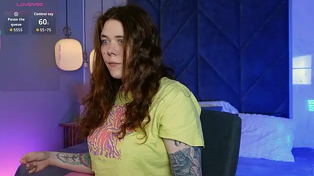 SophiePure online show from February 9, 2026, 8:13 pm