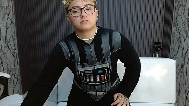 Snapshot of isabeautyx19 chatting on October 13, 2025, 12:10 am isabeautyx19 online show from October 13, 2025, 12:10 am