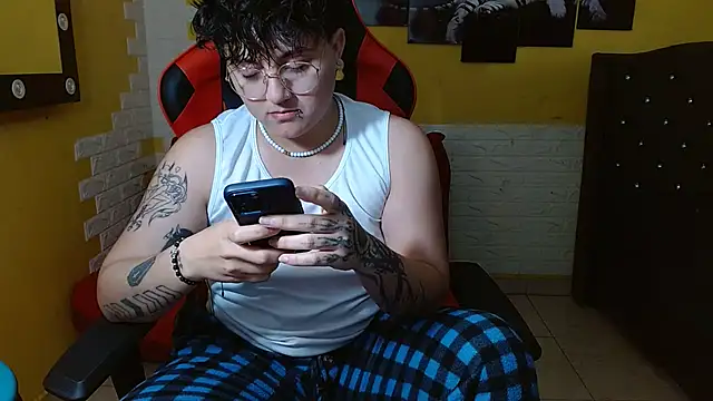 isabeautyx19 online show from January 14, 2026, 4:40 am