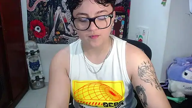 isabeautyx19 online show from May 1, 2026, 12:48 am
