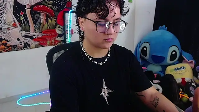 isabeautyx19 online show from July 7, 2026, 8:13 pm