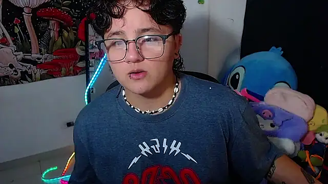 isabeautyx19 online show from July 14, 2026, 3:00 am