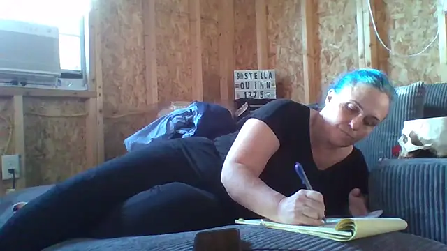 stellaquinn1775 online show from February 16, 2026, 10:06 pm