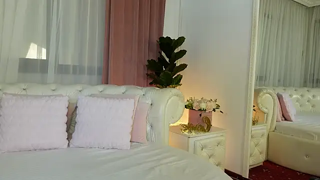 Snapshot of NinaCrystal1 chatting on July 14, 2026, 7:46 am NinaCrystal1 online show from July 14, 2026, 7:46 am