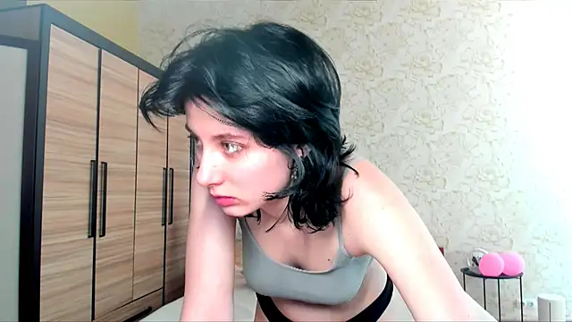 JulisSweet online show from February 27, 2025, 1:28 pm