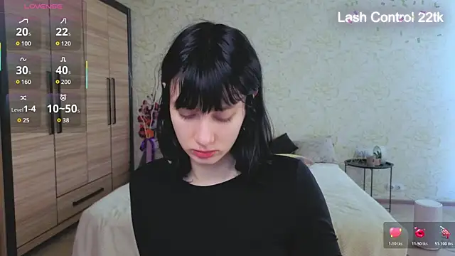 JulisSweet online show from May 2, 2026, 6:07 am
